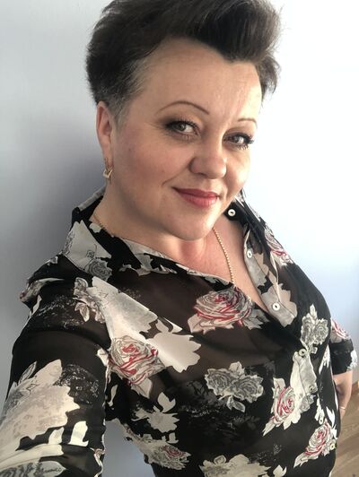  -,   Julia, 42 ,   ,   , c , 
