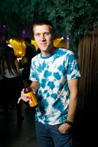  ,   Peter, 32 ,   ,   