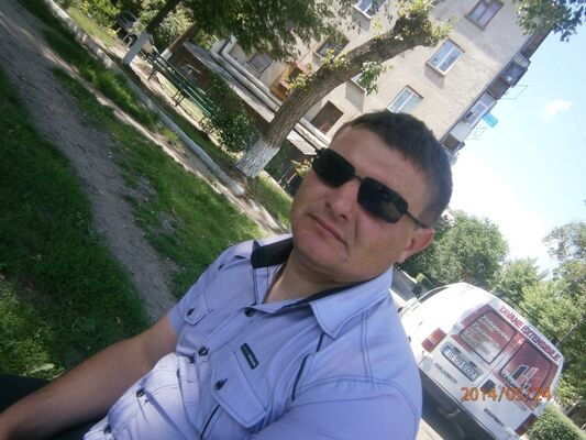  ,   Artiom, 36 ,   ,   , c 