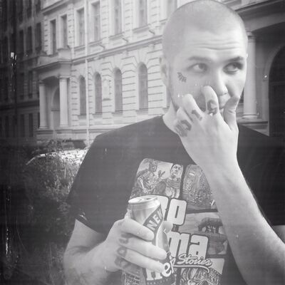  ,   Maxim, 32 ,   ,   