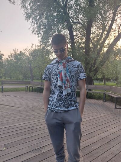  ,   Nazik, 22 ,   ,   