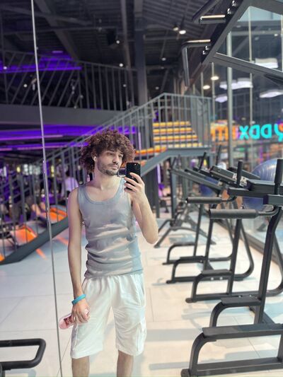  -,   Sam, 28 ,   ,   , c , 