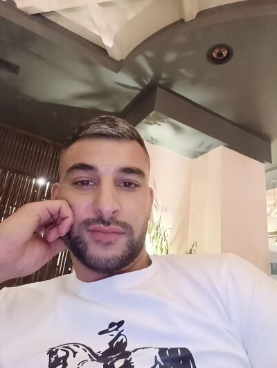  ,   Taron, 33 ,   ,   