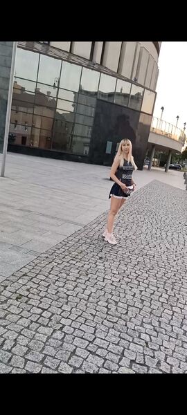  ,   Tania, 38 ,   c 