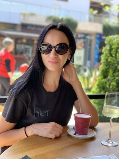  1er Arrondissement,   Sonya, 46 ,   ,   