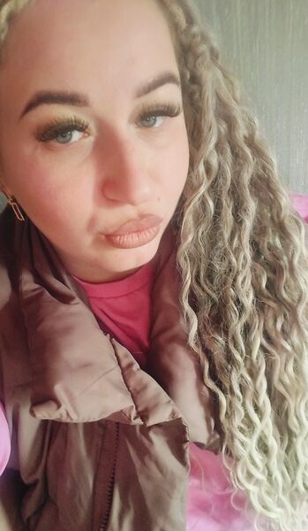   ,   Mia, 30 ,   ,   