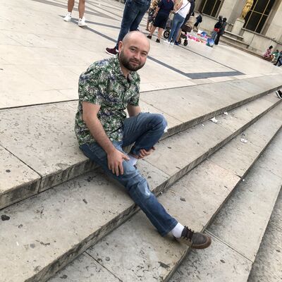  ,   Serj, 37 ,   ,   