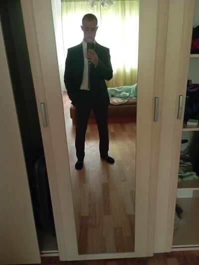  ,   Mikhail, 23 ,   c 