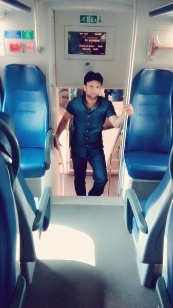  Florence,   Khurram, 35 ,   ,   , c 