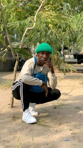  ,   Lore kisser, 28 ,   ,   , c 