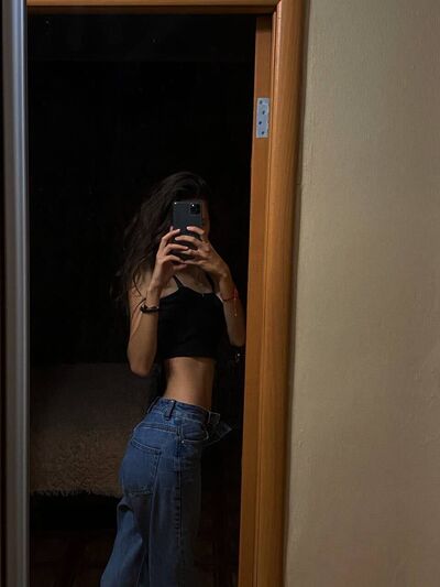  ,   Viktoria, 20 ,  