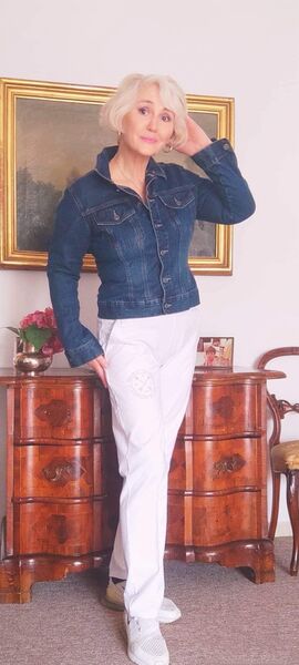  ,   Anastasia, 60 ,     , c 