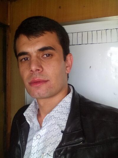  ,   Artur, 33 ,   