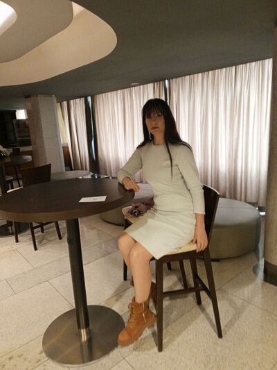  ,   Lara, 42 ,   