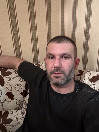  ,   Artur, 34 ,   ,   