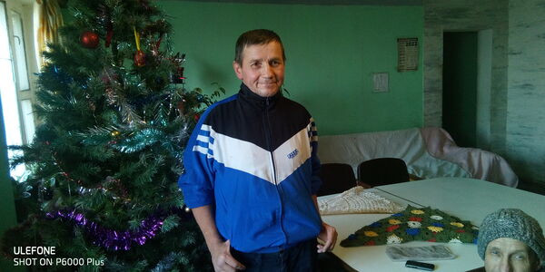  ,   Valentin, 49 ,   c 