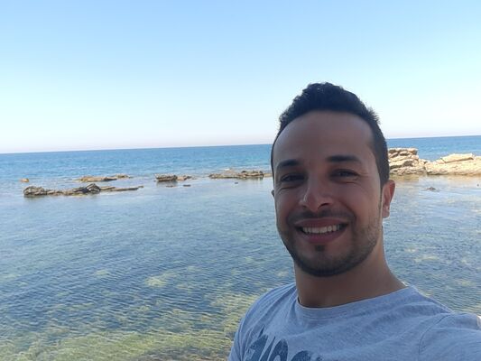  ,   Sami, 32 ,   ,   