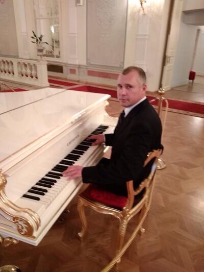  ,   Mikhail, 49 ,   ,   , c 