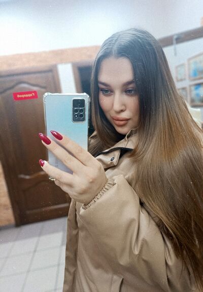  ,   Alexandra, 27 ,  