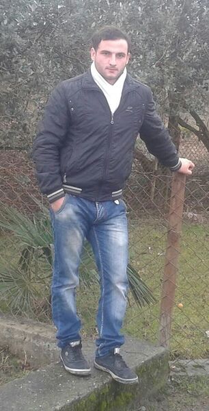  ,   Niko, 32 ,   