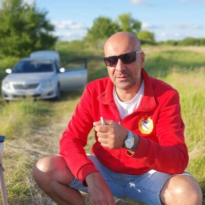  ,   Taron, 42 ,   ,   , c 