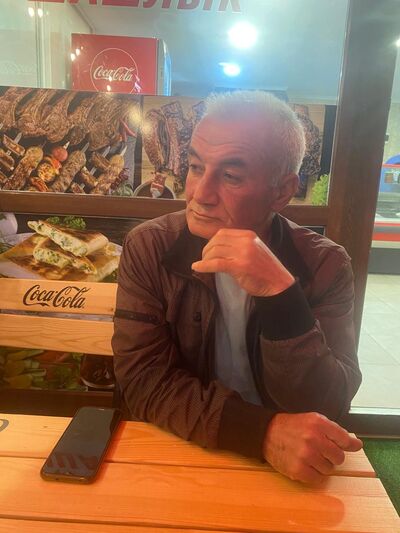  ,   Neznakomec, 60 ,   ,   