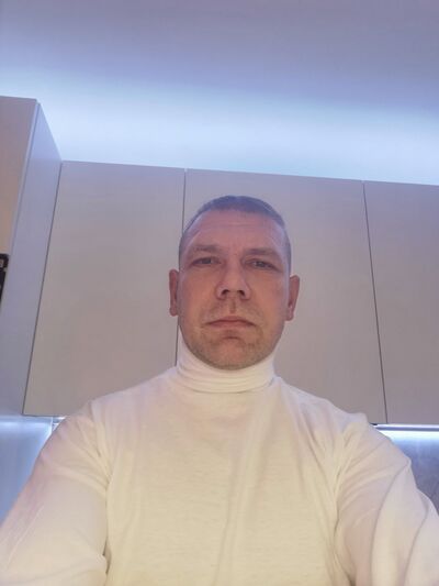  ,   Viktor, 47 ,   ,   