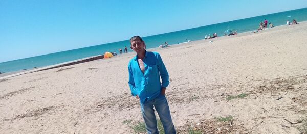  ,   Alex, 44 ,   ,   