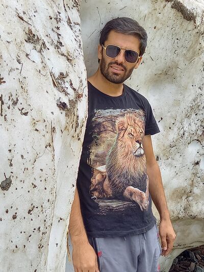  ,   Muzafir, 37 ,   ,   