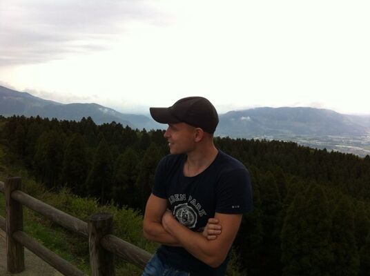  ,   Artem, 37 ,   