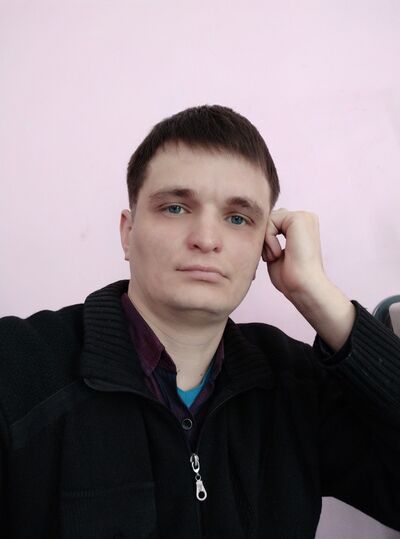  ,   Lari, 37 ,  