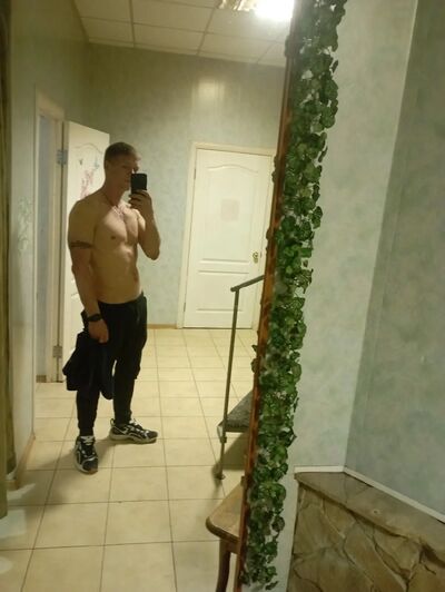  ,   Maxim, 37 ,   ,   , c 