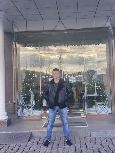  -,   Den, 34 ,  