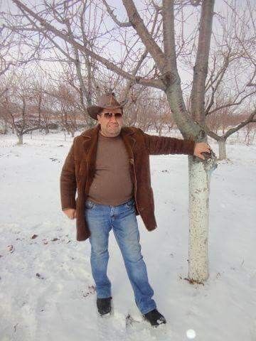  9431898  HRACHYA, 59 ,    