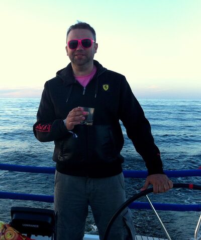  ,   Estet, 49 ,   