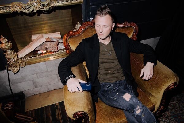  -,   Sasha, 35 ,   ,   