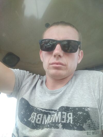  ,   Viktor, 27 ,   ,   