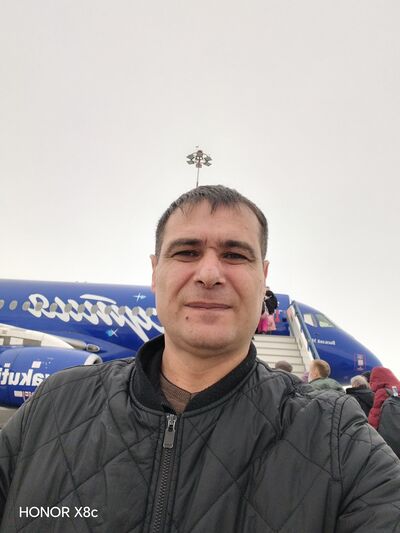  ,   Artur, 42 ,   ,   