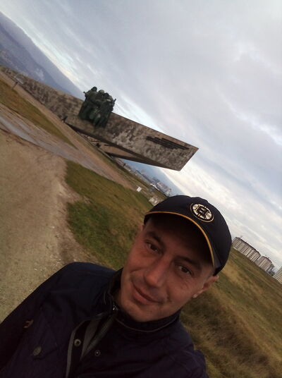  ,   Alex, 39 ,   c 