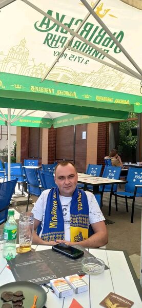  ,   Viktor, 44 ,   ,   