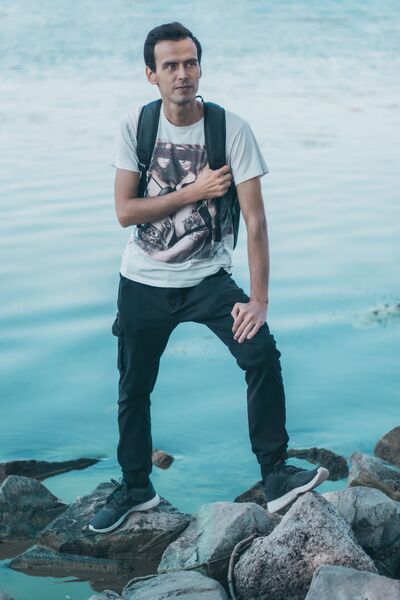  ,   Viktor, 33 ,   ,   