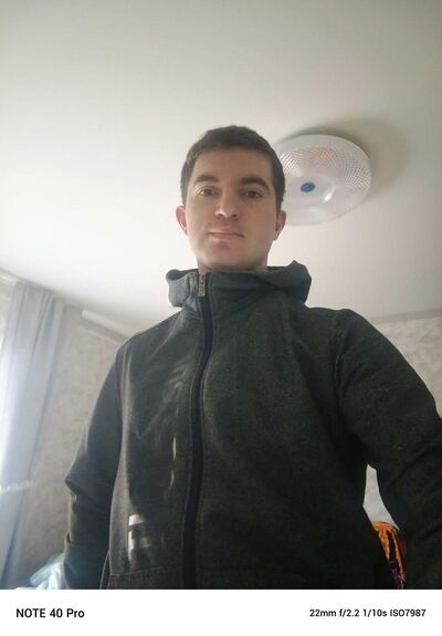  ,   Mikhail, 32 ,   ,   , c , 