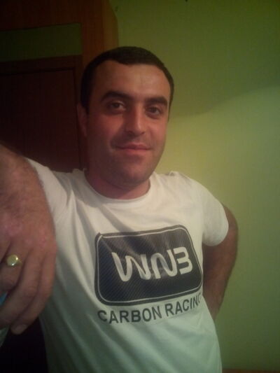  ,   Artur, 44 ,   ,   , c 