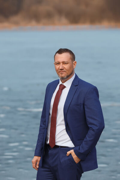 ,   Vitaly, 46 ,   c 