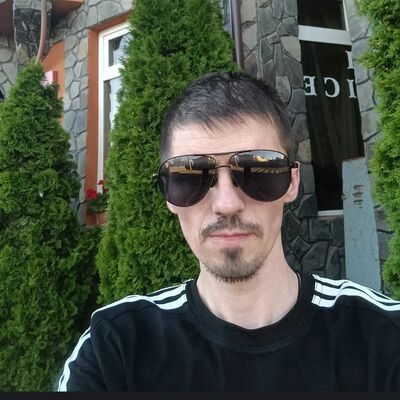  Komarov,   , 36 ,   ,   
