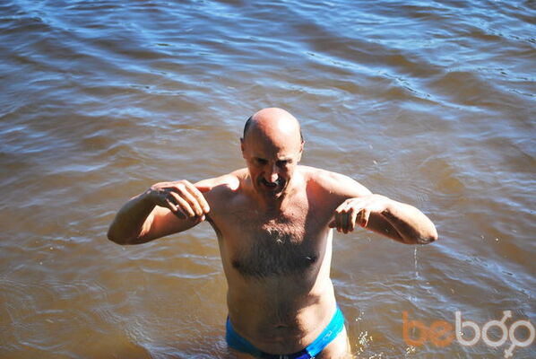  ,   Kosta, 69 ,  