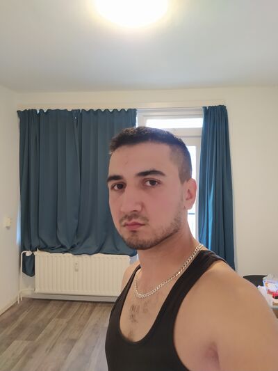  ,   Mansur, 33 ,   