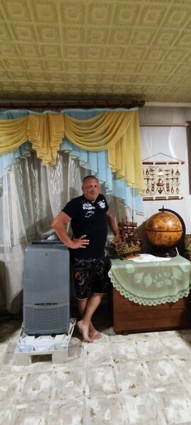  ,   Valery, 49 ,   c 