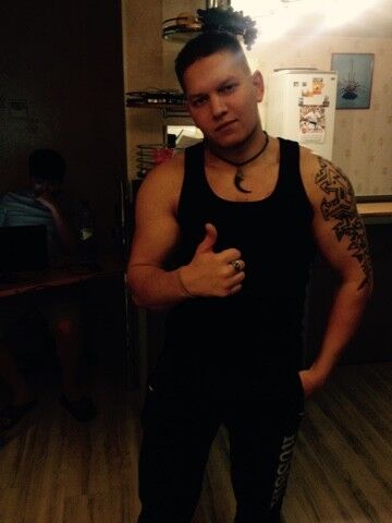  5703078  Maks, 32 ,    