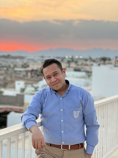  ,   Ali, 32 ,   ,   